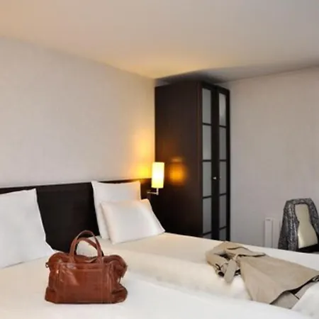 Hotel Inn Design & Restaurant Carquefou 호텔 2*